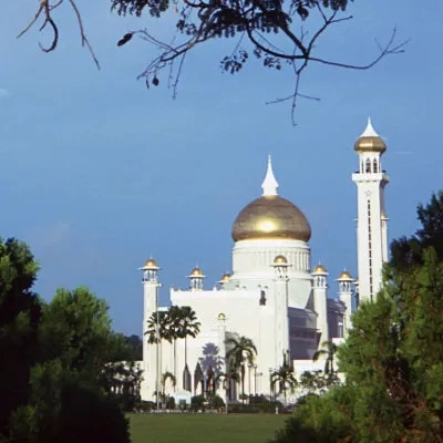 Omar Ali Saifuddien Mosque, Brunei