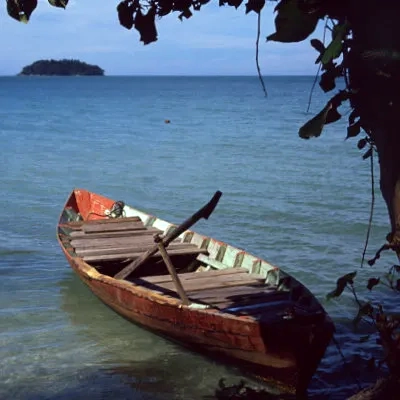 Boat by Kae Bae beach, Koh Chang